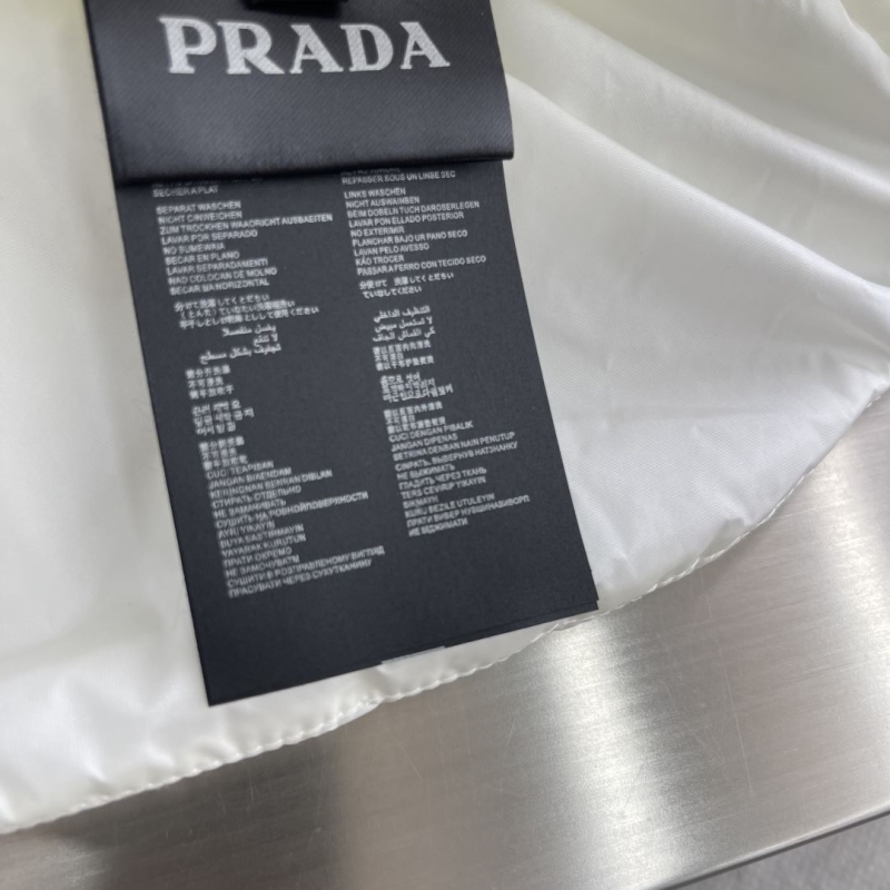 Pra*a outwear